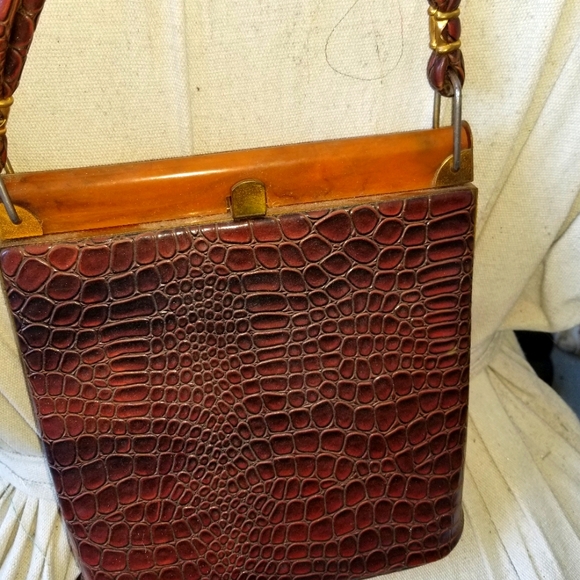 Vtg CROC embossed leather & bakelite handbag - Picture 1 of 7